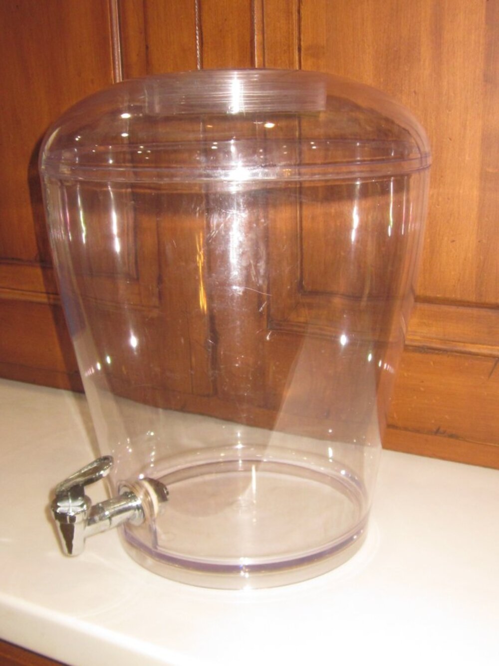 Plastic Beverage Dispenser with Spout +2 gal - Picture 2 of 3